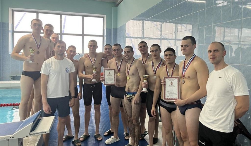 Чемпионат по плаванию среди постоянного и переменного состава военной академии