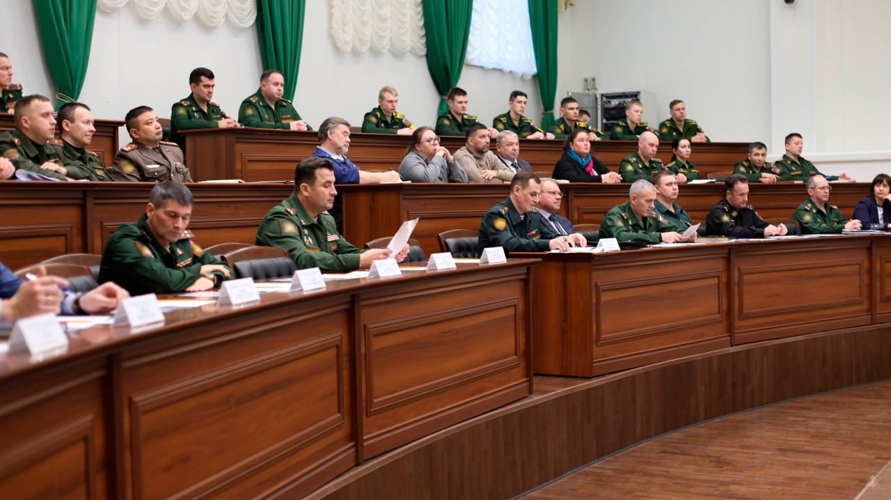 Преподаватели академии приняли участие в конференции политработников