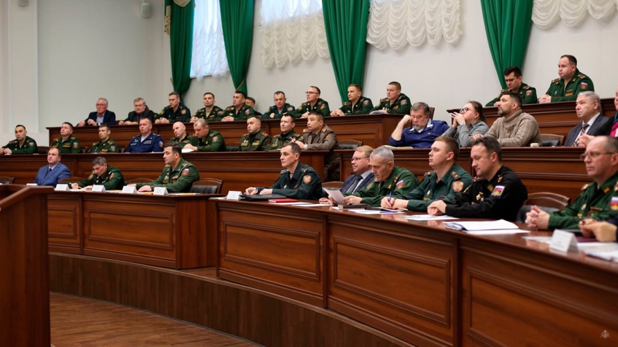 Преподаватели академии приняли участие в конференции политработников