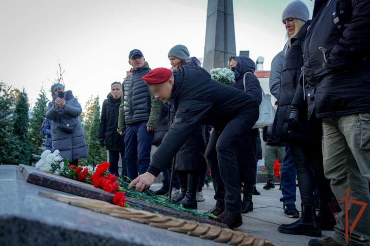 Памятник росгвардейцам-участникам СВО открыли в Ленинградской области
