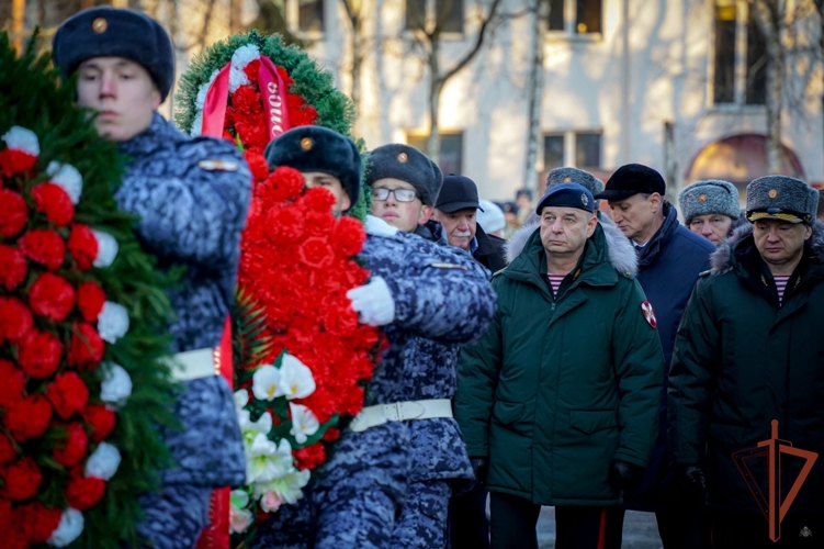 Памятник росгвардейцам-участникам СВО открыли в Ленинградской области