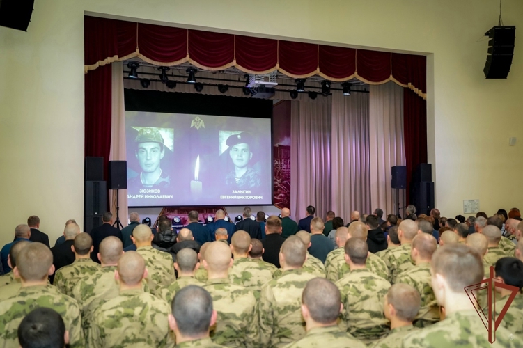 Памятник росгвардейцам-участникам СВО открыли в Ленинградской области