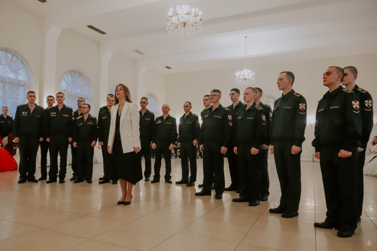 "Все на бал!", — Будущие офицеры войск правопорядка в очередной раз показали важность бальной традиции