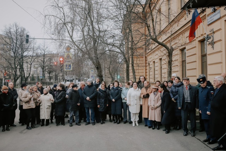 Памятную табличку основателю отечественного протезирования открыли в Санкт-Петербурге