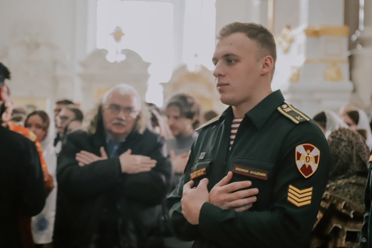 Татьянин день в Смольном соборе объединил курсантов и студентов Петербурга