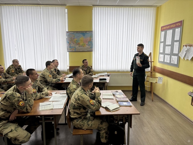 Будущие офицеры пробуют себя в роли педагогов: в военной академии завершилась педагогическая практика курсантов