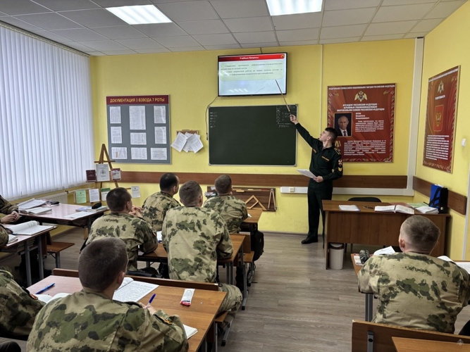 Будущие офицеры пробуют себя в роли педагогов: в военной академии завершилась педагогическая практика курсантов