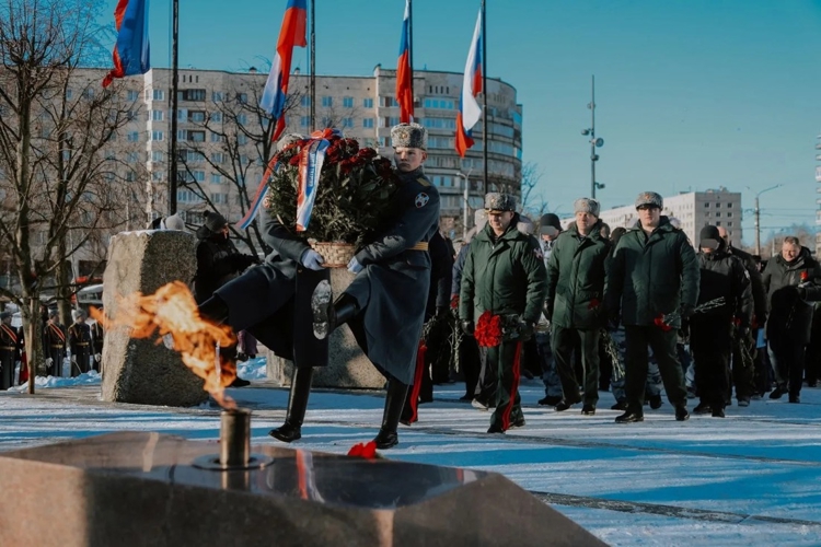 В Санкт-Петербурге росгвардейцы почтили память россиян, исполнявших служебный долг за пределами Отечества