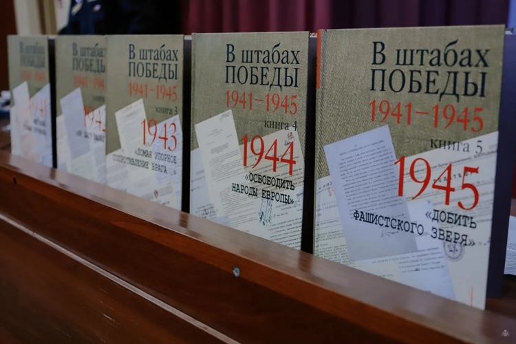В преддверии юбилея войск правопорядка Военную академию Росгвардии высадился "Ветеранский десант" военной контрразведки ФСБ РОССИИ