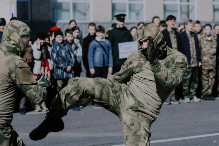 В Военной академии Росгвардии состоялась церемония открытия Всероссийской военно-патриотической игры «Зарница 2.0»