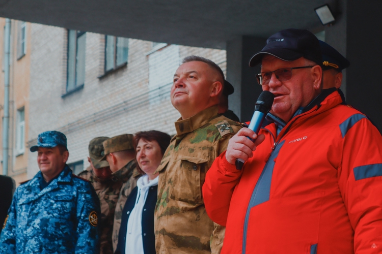 Традиционный субботник в госпитале для ветеранов войн: забота и уважение