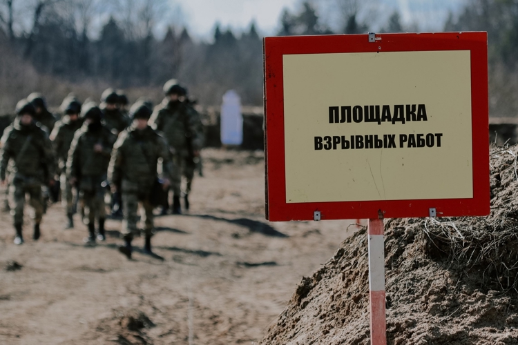 В Ленинградской области курсанты приступили к взрывным работам