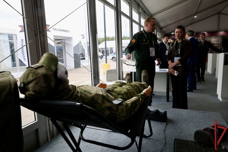 Росгвардия представила передовые подходы в области психологической реабилитации на первом международном форуме по безопасности (видео)