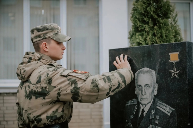 Традициям верны!