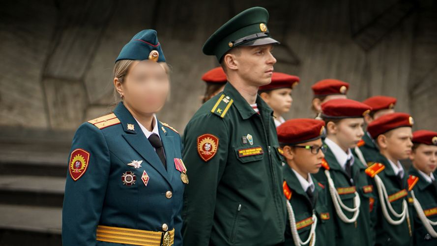 Кадеты Росгвардии дали торжественное обещание на монументе героическим защитникам Ленинграда