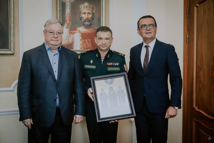 Выпускник Военной академии Росгвардии и бывший председатель Правительства России Сергей Степашин стал оппонентом на защите диссертации в стенах родного вуза