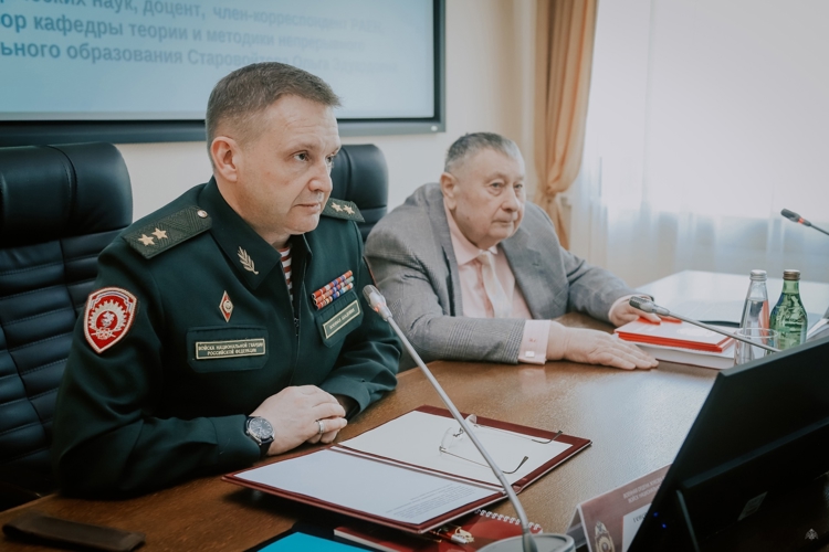 Выпускник Военной академии Росгвардии и бывший председатель Правительства России Сергей Степашин стал оппонентом на защите диссертации в стенах родного вуза