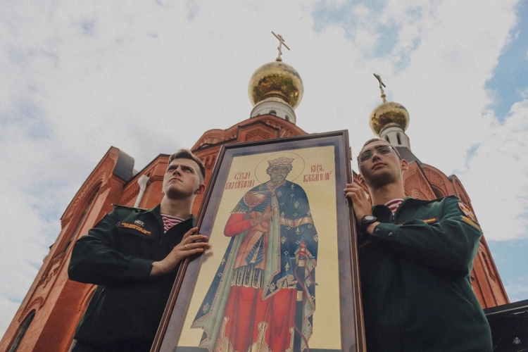 В День крещения Руси офицеры и курсанты Военной академии Росгвардии традиционно почтили память небесного покровителя Росгвардии - князя Владимира