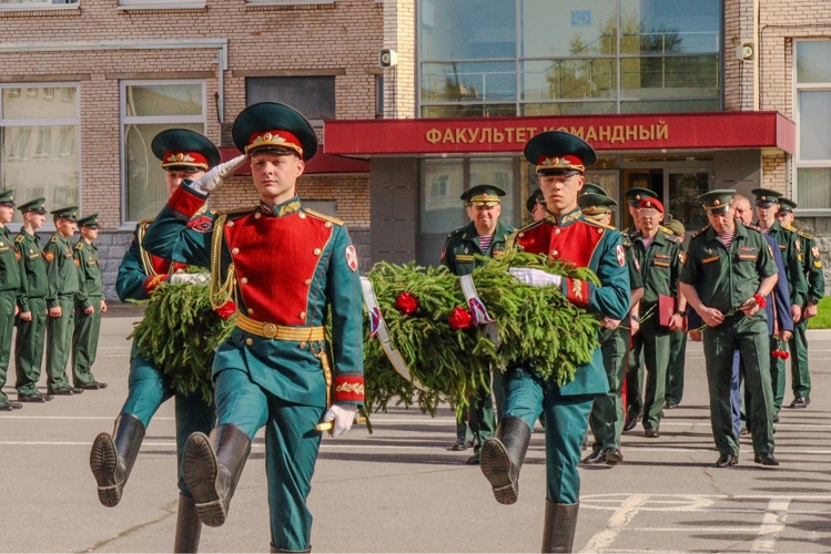 Слава защитникам!