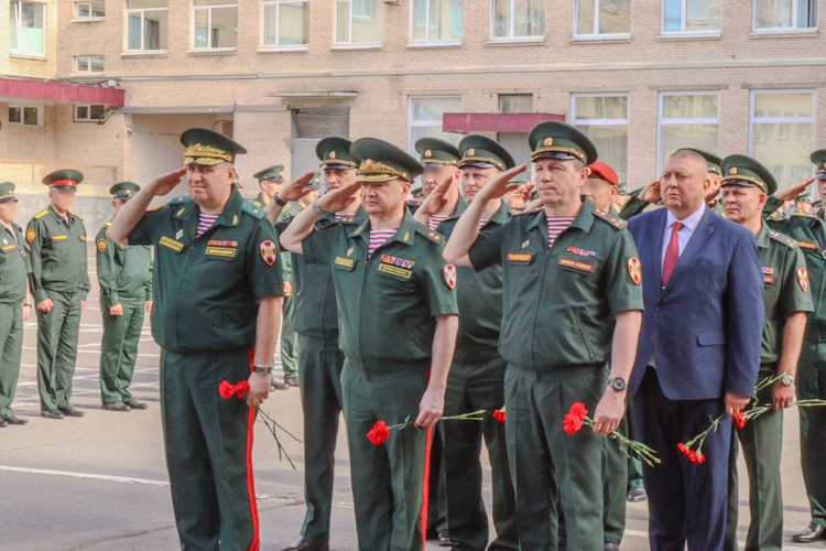 Слава защитникам!