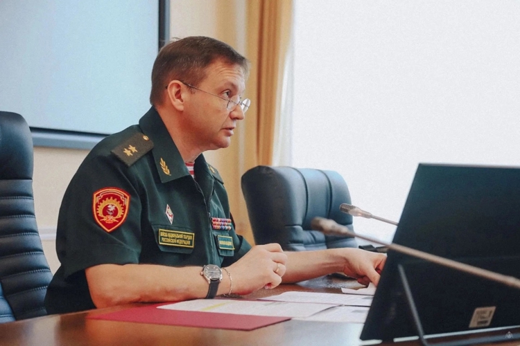 Военнослужащим Академии войск национальной гвардии, получившим очередные воинские звания, торжественно вручены погоны