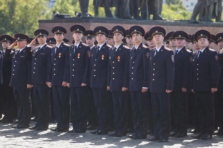 Начальник Военной академии Росгвардии поздравил выпускников Санкт-Петербургского университета МВД России