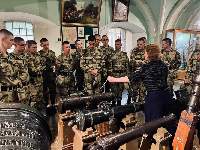 В минувшие выходные у курсантов 1 курса факультета командно-артиллерийского впервые состоялось знакомство с артиллерией.
