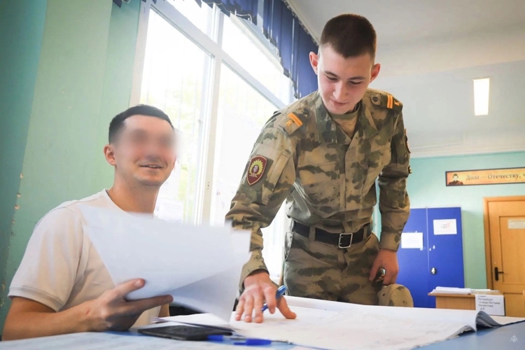 Военнослужащие по призыву и курсанты Военной академии Росгвардии принимают участие в Едином дне голосования