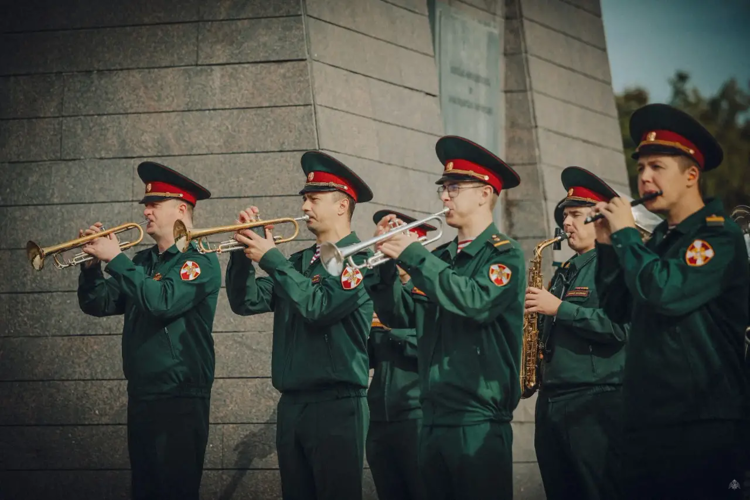 Вечная память защитникам Ленинграда!
