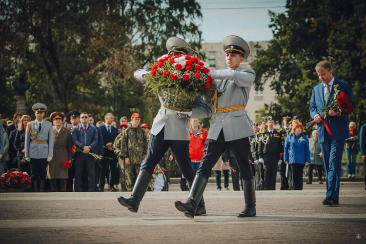 Вечная память защитникам Ленинграда!