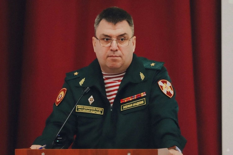Первую лекцию в новом учебном году провёл лично начальник Военной академии Росгвардии генерал-лейтенант Андрей Кийко.