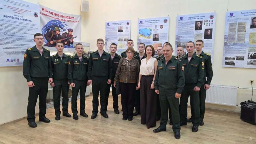 «Обреченные на подвиг»: курсанты почтили память Стрельнинско-Петергофских десантов
