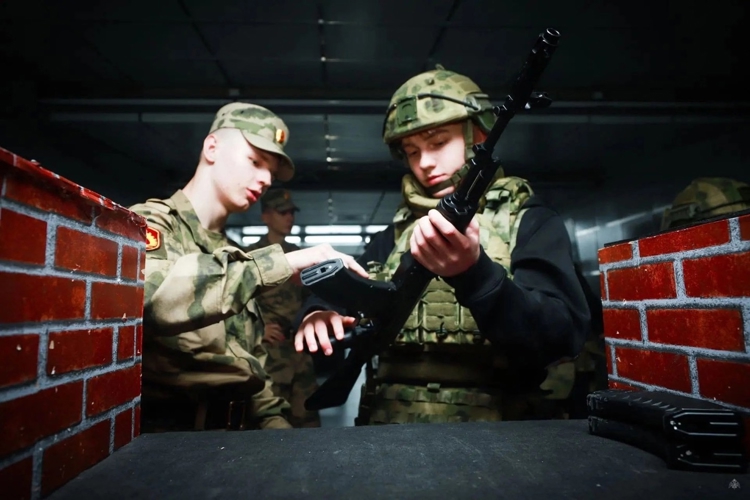 "Теплый визит" - Военная академия Росгвардии встретила юных гостей