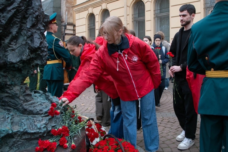 Не всегда исход войны решается оружием