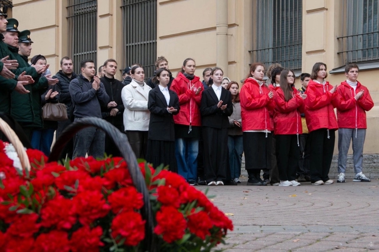 Не всегда исход войны решается оружием
