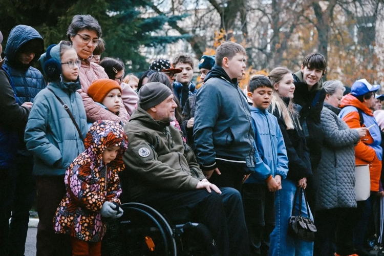 80 лет служения и заботы: масштабный субботник в Госпитале для ветеранов войн